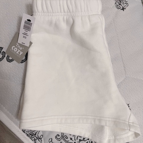 Tna Cozy Fleece Perfect Hi-Rise 3" Sweatshort - Picture 3 of 3